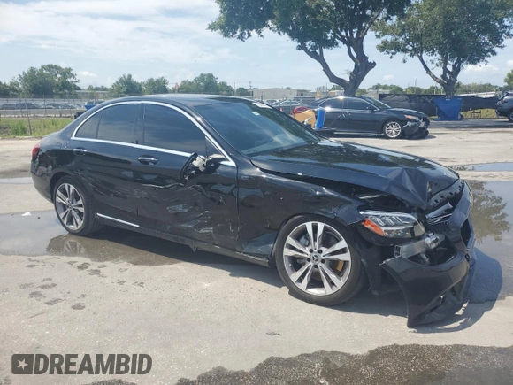 2019 Mercedes-Benz C 300 with VIN 55SWF8DBXKU296537, listed as a Copart auction lot 58489665 with 51,341 mi miles and Salvage title. Bid and sale history available at DreamBid. Image 4.