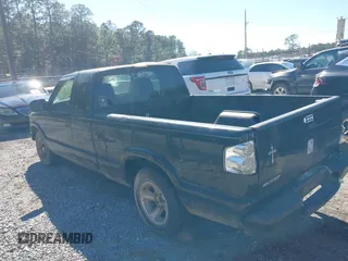 2001 Chevrolet S-10 LS with VIN 1GCCS19W918189223, listed as a IAAI auction lot 41597634 with 256,913 mi miles and . Bid and sale history available at DreamBid. Image 3.