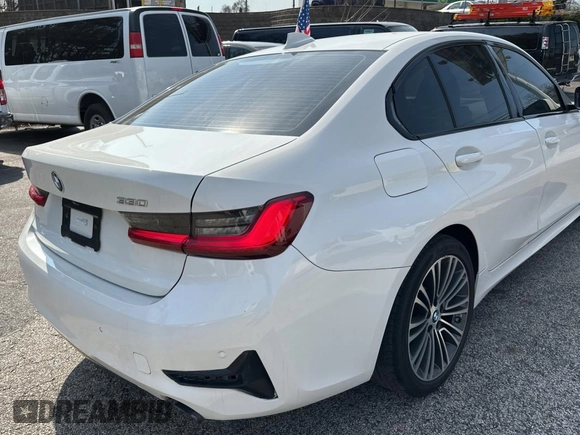 2021 BMW 3 Series 330i with VIN 3MW5R1J00M8B48688, listed as a Copart auction lot 49133935 with 43,293 mi miles and Clean Title. Bid and sale history available at carsss.com. Image 4.