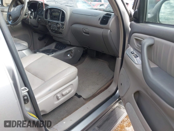 2007 Toyota Sequoia Limited with VIN 5TDZT38A87S298429, listed as a IAAI auction lot 41303386 with 244,837 mi miles and . Bid and sale history available at DreamBid. Image 5.