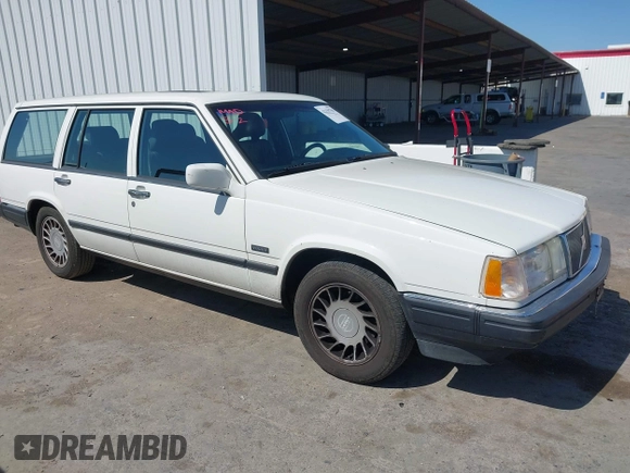 1993 Volvo 960 с VIN YV1KW9517P0010929, выставлен на аукционе IAAI как лот 42159784 с пробегом 246 735 миль миль и . История ставок и продаж доступна на DreamBid. Изображение 1.