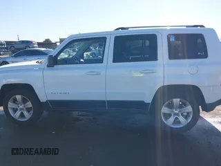 2014 Jeep Patriot Limited z VIN 1C4NJPCB6ED843953, wystawiony jako IAAI lot #41515657 z przebiegiem 103 242 mil mil oraz . Historia ofert i sprzedaży dostępna na DreamBid. Obrazek 14.