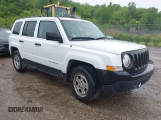2016 Jeep Patriot Sport z VIN 1C4NJPBA0GD679272, wystawiony jako IAAI lot #42368005 z przebiegiem 130 502 mil mil oraz . Historia ofert i sprzedaży dostępna na DreamBid. Obrazek 1.