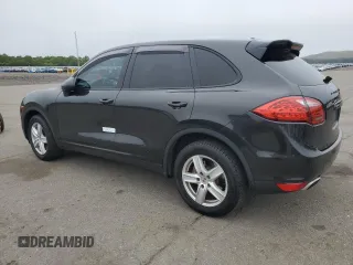 2012 Porsche Cayenne z VIN WP1AA2A21CLA11779, wystawiony jako Copart lot #60248175 z przebiegiem 131 748 mil mil oraz Szkoda całkowita • Salvage title. Historia ofert i sprzedaży dostępna na DreamBid. Obrazek 2.