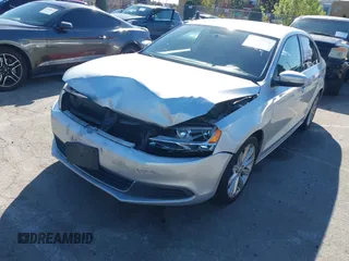 2013 Volkswagen Jetta SE with VIN 3VWDP7AJ6DM412727, listed as a IAAI auction lot 41824054 with 175,093 mi miles and . Bid and sale history available at DreamBid. Image 17.