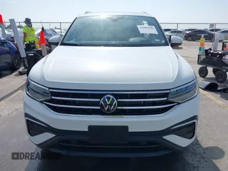 2024 Volkswagen Tiguan SE with VIN 3VVNB7AX2RM140292, listed as a IAAI auction lot 41899150 with 3,171 mi miles and . Bid and sale history available at DreamBid. Image 13.