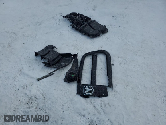 2015 Ram 1500 Outdoorsman z VIN 1C6RR7GM1FS606846, wystawiony jako Copart lot #86545284 z przebiegiem Nie podano mil oraz Szkoda całkowita • Salvage title. Historia ofert i sprzedaży dostępna na DreamBid. Obrazek 12.