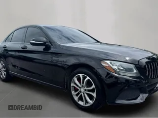 2017 Mercedes-Benz C 300 z VIN 55SWF4KB2HU203904, wystawiony jako Copart lot #61595005 z przebiegiem 113 505 mil mil oraz Czysty tytuł • Clean title. Historia ofert i sprzedaży dostępna na DreamBid. Obrazek 1.