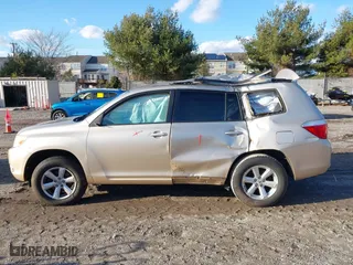 2009 Toyota Highlander with VIN JTEDS41A692084543, listed as a IAAI auction lot 41208295 with 203,620 mi miles. Bid and sale history available at carsss.com. Image 14.