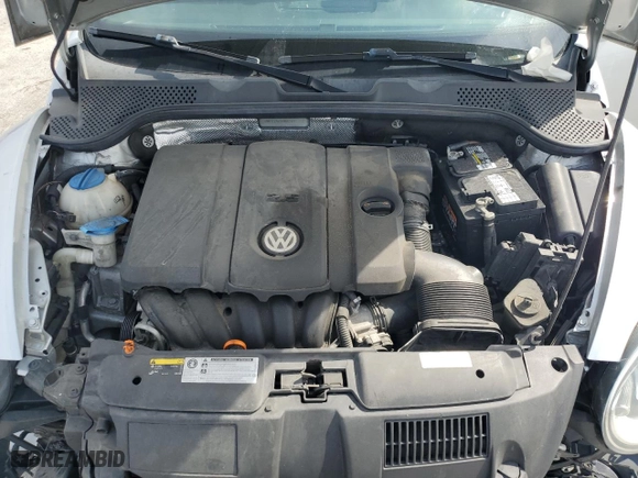 2012 Volkswagen Beetle 2.5L w/Sound/Nav PZEV with VIN 3VWJP7AT6CM647633, listed as a Copart auction lot 67655804 with 139,181 mi miles and Salvage Title. Bid and sale history available at carsss.com. Image 13.