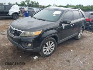 2011 Kia Sorento EX with VIN 5XYKU3A14BG015703, listed as a IAAI auction lot 42607024 with 176,491 mi miles and . Bid and sale history available at DreamBid. Image 2.