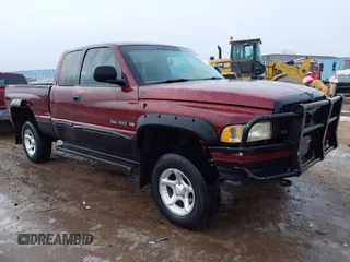 2001 Dodge 1500 with VIN 3B7HF13Z21G199308, listed as a IAAI auction lot 40930662 with 217,150 mi miles. Bid and sale history available at carsss.com. Image 1.