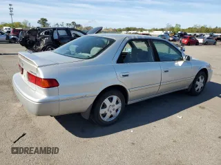 2000 Toyota Camry CE z VIN 4T1BG22K2YU711908, wystawiony jako Copart lot #56294515 z przebiegiem 110 871 mil mil oraz Szkoda całkowita • Salvage title. Historia ofert i sprzedaży dostępna na DreamBid. Obrazek 3.