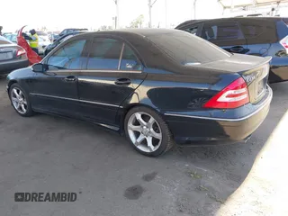 2007 Mercedes-Benz C 230 Sport z VIN WDBRF52H57F933629, wystawiony jako IAAI lot #42537760 z przebiegiem 153 487 mil mil oraz . Historia ofert i sprzedaży dostępna na DreamBid. Obrazek 3.