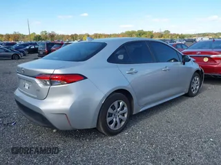 2024 Toyota Corolla LE z VIN 5YFB4MDE1RP102999, wystawiony jako IAAI lot #40562845 z przebiegiem 19 445 mil mil oraz . Historia ofert i sprzedaży dostępna na DreamBid. Obrazek 4.