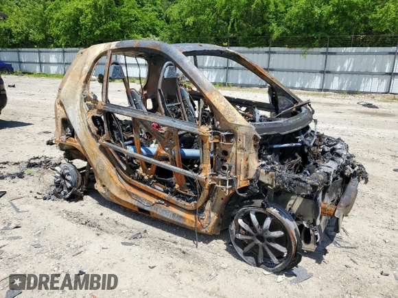 2014 Smart fortwo Passion with VIN WMEEJ9AA5EK772392, listed as a Copart auction lot 60816254 with Not provided miles and Non repairable. Bid and sale history available at DreamBid. Image 4.