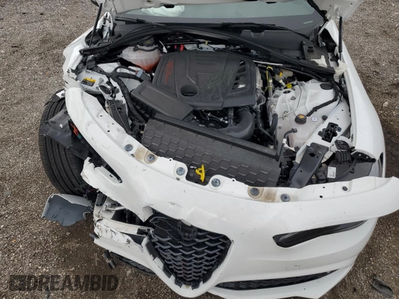 2024 Alfa Romeo Giulia Veloce z VIN ZARFAMBNXR7682239, wystawiony jako Copart lot #68413004 z przebiegiem 3 161 mil mil oraz Szkoda całkowita • Salvage title. Historia ofert i sprzedaży dostępna na DreamBid. Obrazek 12.