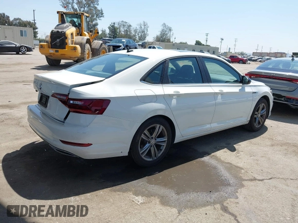 2020 Volkswagen Jetta S z VIN 3VWCB7BU8LM008555, wystawiony jako IAAI lot #41986229 z przebiegiem 54 251 mil mil oraz . Historia ofert i sprzedaży dostępna na DreamBid. Obrazek 4.