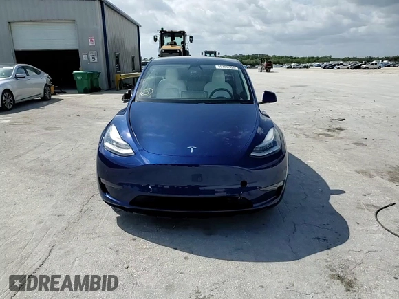 2020 Tesla Model Y Long Range with VIN 5YJYGDEE8LF034719, listed as a Copart auction lot 50888365 with 55,307 mi miles and Salvage Title. Bid and sale history available at DreamBid. Image 10.