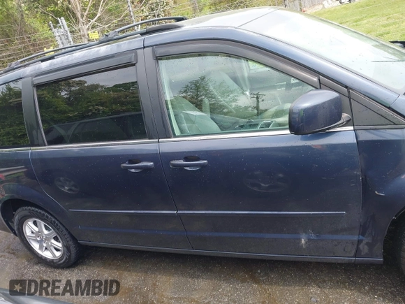 2008 Chrysler Town & Country Touring with VIN 2A8HR54P08R103930, listed as a IAAI auction lot 41971203 with 149,532 mi miles. Bid and sale history available at carsss.com. Image 13.