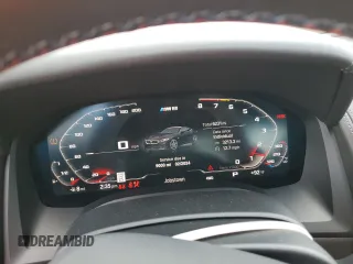 2020 BMW M8 z VIN WBSAE0C08LCD56258, wystawiony jako Copart lot #61100723 z przebiegiem 6 231 mil mil oraz . Historia ofert i sprzedaży dostępna na DreamBid. Obrazek 9.