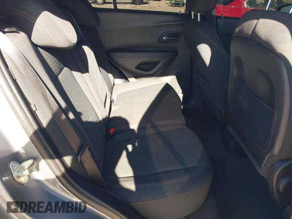 2020 Chevrolet Trax LS z VIN 3GNCJKSB7LL144101, wystawiony jako IAAI lot #38708852 z przebiegiem 44 644 mil mil oraz . Historia ofert i sprzedaży dostępna na DreamBid. Obrazek 8.