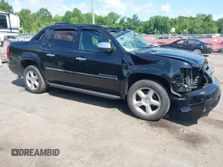 2012 Chevrolet Avalanche LTZ z VIN 3GNTKGE73CG110781, wystawiony jako IAAI lot #42557794 z przebiegiem 146 575 mil mil oraz . Historia ofert i sprzedaży dostępna na DreamBid. Obrazek 14.