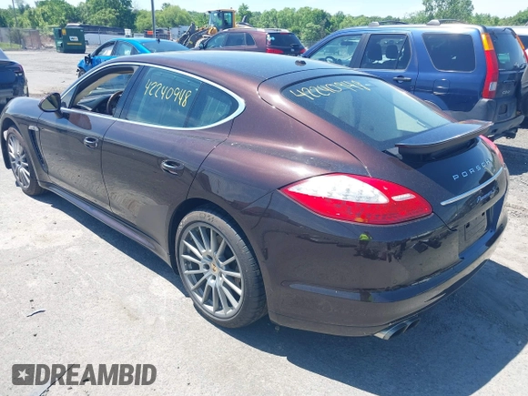 2012 Porsche Panamera S z VIN WP0AB2A75CL060106, wystawiony jako IAAI lot #42240948 z przebiegiem 52 294 mil mil oraz . Historia ofert i sprzedaży dostępna na DreamBid. Obrazek 3.