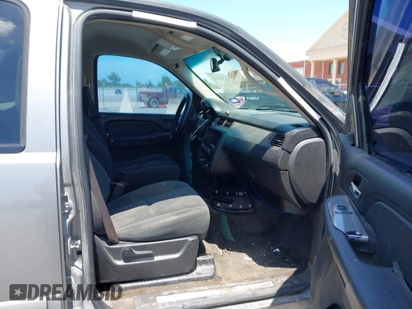 2008 Chevrolet Tahoe 1LT with VIN 1GNFC13008R259055, listed as a IAAI auction lot 42515431 with 277,877 mi miles and . Bid and sale history available at DreamBid. Image 5.