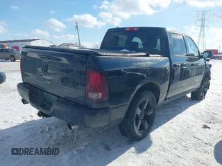 2015 Ram 1500 Express z VIN 1C6RR7KT5FS588494, wystawiony jako IAAI lot #41321894 z przebiegiem 300 261 mil mil oraz . Historia ofert i sprzedaży dostępna na DreamBid. Obrazek 4.