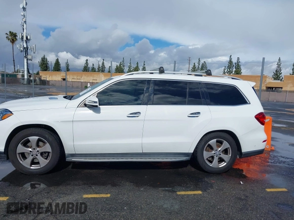 2017 Mercedes-Benz GLS 450 z VIN 4JGDF6EE7HA747250, wystawiony jako IAAI lot #41777687 z przebiegiem 121 103 mil mil oraz . Historia ofert i sprzedaży dostępna na DreamBid. Obrazek 14.