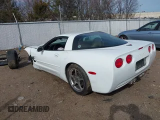 2000 Chevrolet Corvette with VIN 1G1YY22G7Y5105823, listed as a IAAI auction lot 41454549 with 21,184 mi miles. Bid and sale history available at carsss.com. Image 3.