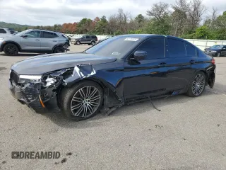 2019 BMW 5 Series 530i xDrive z VIN WBAJA7C53KWW25622, wystawiony jako Copart lot #64175815 z przebiegiem Nie podano mil oraz Szkoda całkowita • Salvage title. Historia ofert i sprzedaży dostępna na DreamBid. Obrazek 1.