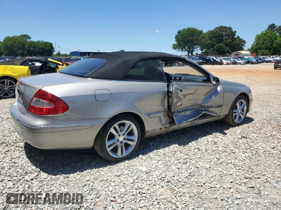 2008 Mercedes-Benz CLK 350 z VIN WDBTK56FX8T092386, wystawiony jako Copart lot #57283715 z przebiegiem 126 696 mil mil oraz Szkoda całkowita • Salvage title. Historia ofert i sprzedaży dostępna na DreamBid. Obrazek 3.