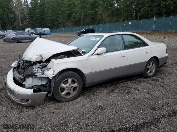 1998 Lexus ES 300 Luxury Sport Sdn with VIN JT8BF28GXW0107231, listed as a Copart auction lot 48043645 with 278,816 mi miles and Salvage Title. Bid and sale history available at carsss.com. Image 1.
