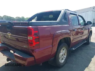 2008 Chevrolet Avalanche LS with VIN 3GNFK12398G190493, listed as a IAAI auction lot 42483068 with 211,675 mi miles and . Bid and sale history available at DreamBid. Image 4.