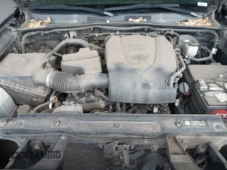 2016 Toyota Tacoma SR with VIN 5TFCZ5AN8GX020900, listed as a IAAI auction lot 41911329 with 133,931 mi miles. Bid and sale history available at carsss.com. Image 10.