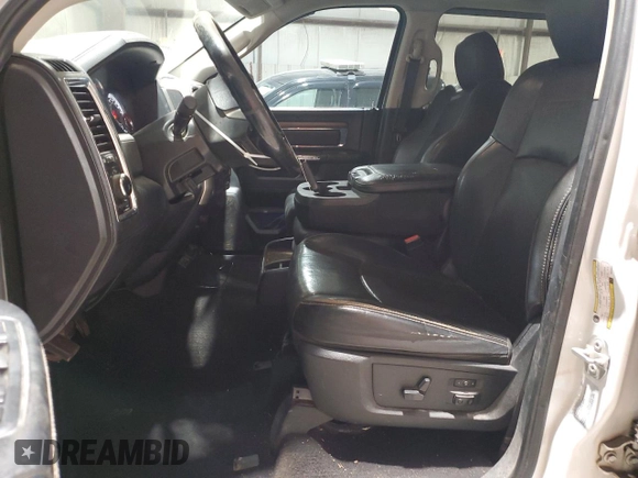 2016 Ram 2500 Laramie z VIN 3C6UR5NL6GG260634, wystawiony jako Copart lot #88674495 z przebiegiem 269 020 mil mil oraz Szkoda całkowita • Salvage title. Historia ofert i sprzedaży dostępna na DreamBid. Obrazek 7.