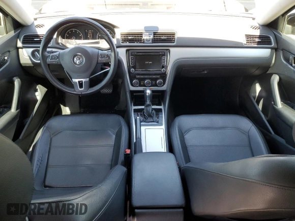 2012 Volkswagen Passat SE z VIN 1VWBP7A35CC095113, wystawiony jako Copart lot #56704005 z przebiegiem 173 932 mil mil oraz Szkoda całkowita • Salvage title. Historia ofert i sprzedaży dostępna na DreamBid. Obrazek 8.
