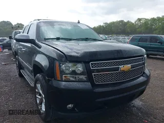 2012 Chevrolet Avalanche LTZ with VIN 3GNTKGE79CG182469, listed as a IAAI auction lot 42679724 with 306,624 mi miles and . Bid and sale history available at DreamBid. Image 6.