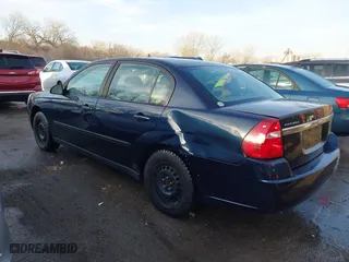 2005 Chevrolet Malibu with VIN 1G1ZS52F95F338980, listed as a IAAI auction lot 41567693 with 199,793 mi miles. Bid and sale history available at carsss.com. Image 3.