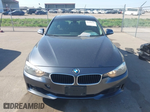 2013 BMW 3 Series 328i xDrive z VIN WBA3B5C52DF138926, wystawiony jako IAAI lot #42256316 z przebiegiem 158 240 mil mil oraz . Historia ofert i sprzedaży dostępna na DreamBid. Obrazek 12.
