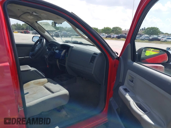 2006 Dodge Dakota SLT with VIN 1D7HE48K06S517772, listed as a IAAI auction lot 41946417 with 255,236 mi miles and . Bid and sale history available at carsss.com. Image 5.