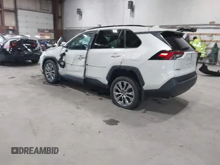 2022 Toyota RAV4 XLE Premium с VIN 2T3A1RFVXNW316906, выставлен на аукционе IAAI как лот 42445942 с пробегом 16 621 миль миль и . История ставок и продаж доступна на DreamBid. Изображение 3.