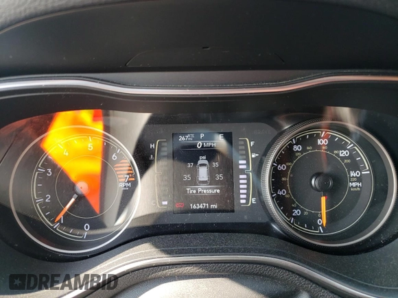 2019 Jeep Cherokee Altitude with VIN 1C4PJLLB2KD392971, listed as a Copart auction lot 59190355 with 163,471 mi miles and Salvage title. Bid and sale history available at DreamBid. Image 9.