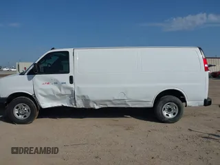 2021 Chevrolet Express Cargo with VIN 1GCWGBFP4M1286795, listed as a IAAI auction lot 42215514 with 117,335 mi miles and . Bid and sale history available at DreamBid. Image 14.
