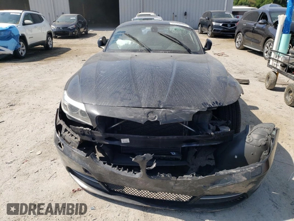 2015 BMW Z4 sDrive28i z VIN WBALL5C51FP557408, wystawiony jako Copart lot #55568525 z przebiegiem Nie podano mil oraz Szkoda całkowita • Salvage title. Historia ofert i sprzedaży dostępna na DreamBid. Obrazek 5.