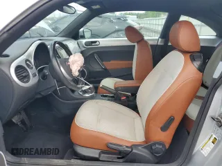 2015 Volkswagen Beetle Fleet Edition с VIN 3VWF17AT4FM603402, выставлен на аукционе Copart как лот 55916895 с пробегом 70 648 миль миль и Списание • Salvage title. История ставок и продаж доступна на DreamBid. Изображение 7.