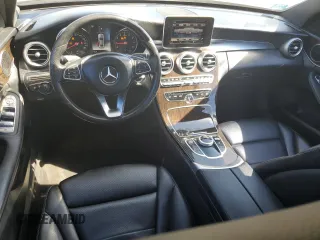 2018 Mercedes-Benz C 300 z VIN WDDWF4KB6JR414224, wystawiony jako Copart lot #58027605 z przebiegiem 62 634 mil mil oraz Czysty tytuł • Clean title. Historia ofert i sprzedaży dostępna na DreamBid. Obrazek 8.