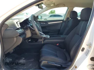 2020 Honda Civic LX z VIN 19XFC2F6XLE027341, wystawiony jako Copart lot #51905915 z przebiegiem 28 600 mil mil oraz Szkoda całkowita • Salvage title. Historia ofert i sprzedaży dostępna na DreamBid. Obrazek 7.
